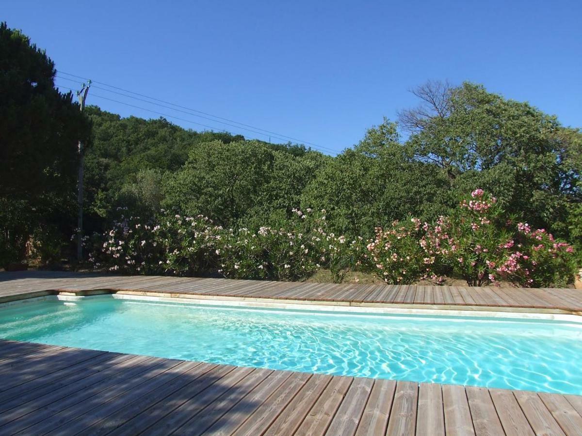 La Briardière Camélas Extérieur photo