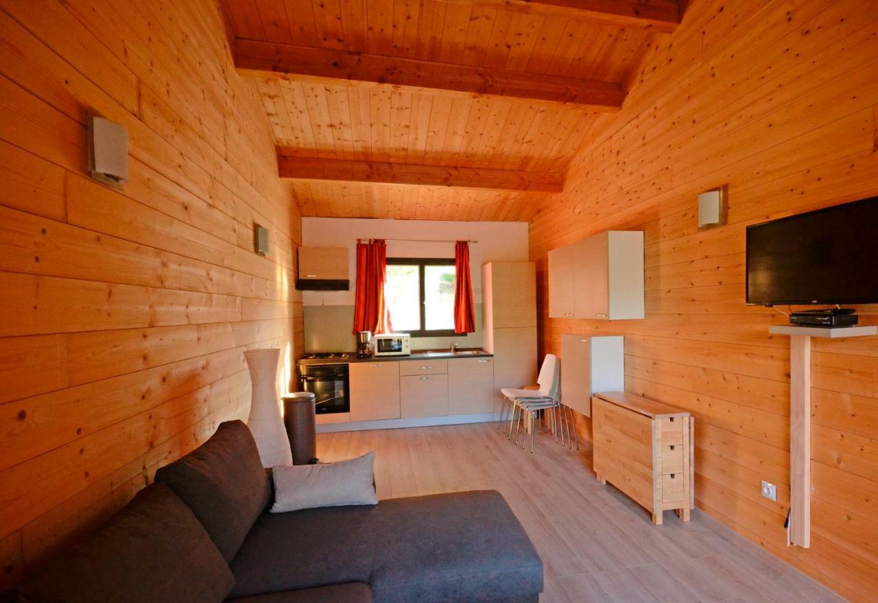La Briardière Camélas Extérieur photo